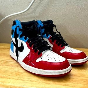 2019
Air Jordan 1 Retro High OG 'Fearless' (size 7 men’s) great condition.